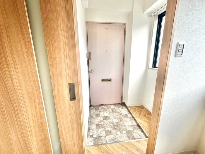 物件内観写真20　(玄関)