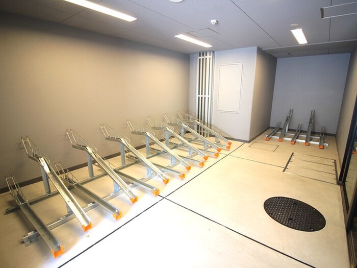 物件外観写真5　(駐輪場)