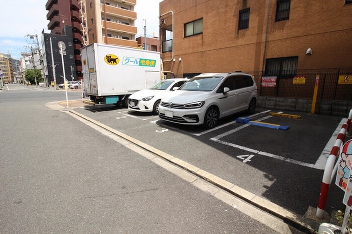 物件外観写真6　(駐車場)