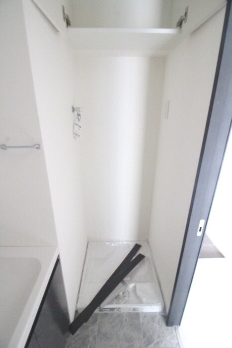 物件内観写真10　(洗濯機置場)