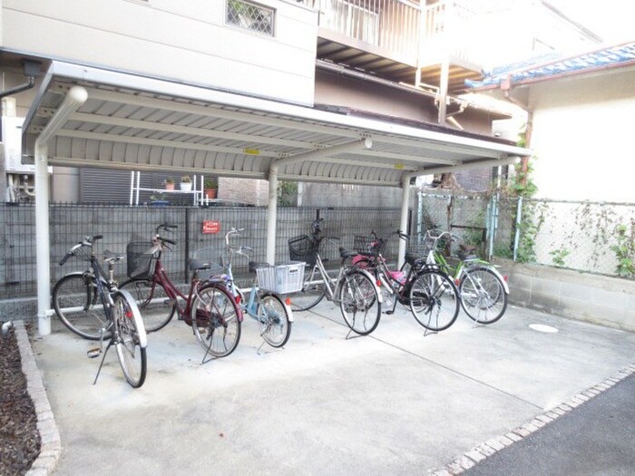 物件外観写真3　(駐輪場)