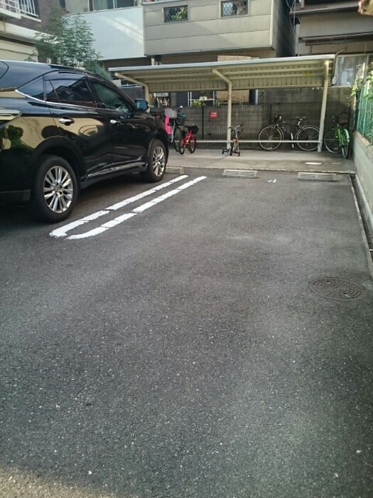 物件外観写真5　(駐車場)