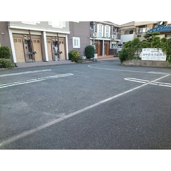 物件外観写真6　(エントランス部分)