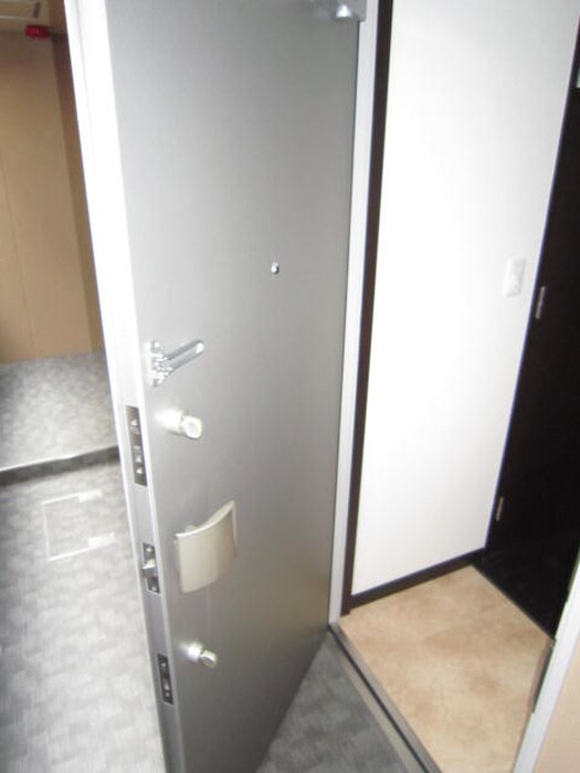 物件内観写真7　(玄関)