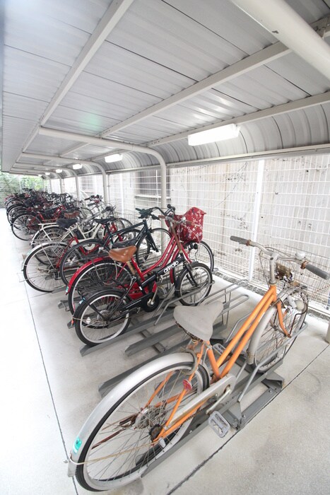 物件外観写真6　(駐輪場)