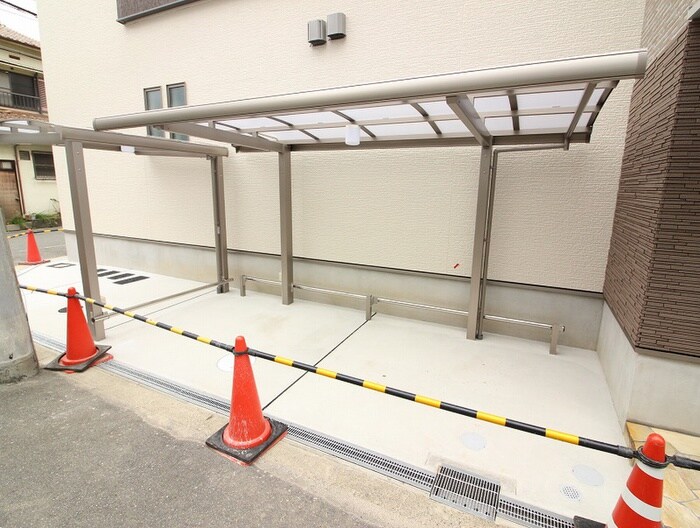 物件外観写真2　(駐輪場)