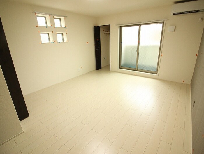 物件内観写真13　(居室)