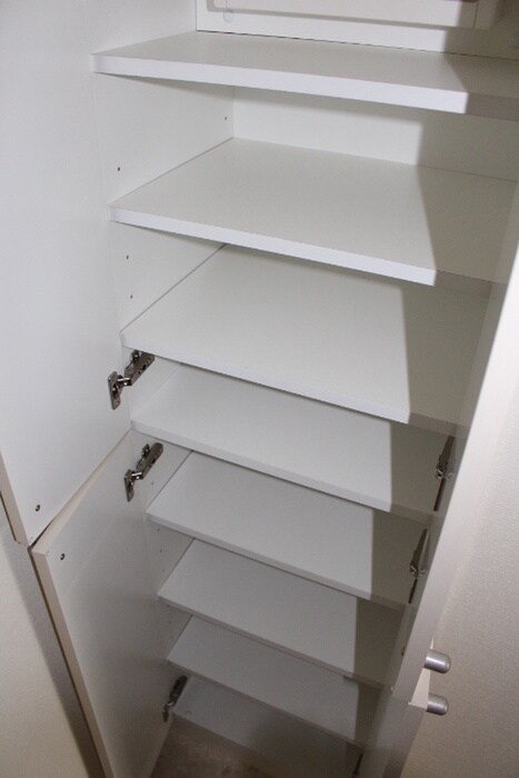 物件内観写真8　(靴箱)