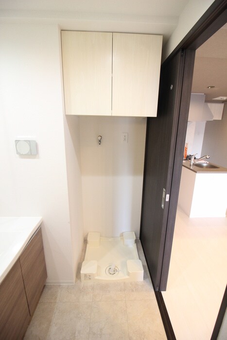 物件内観写真15　(洗濯機置場)