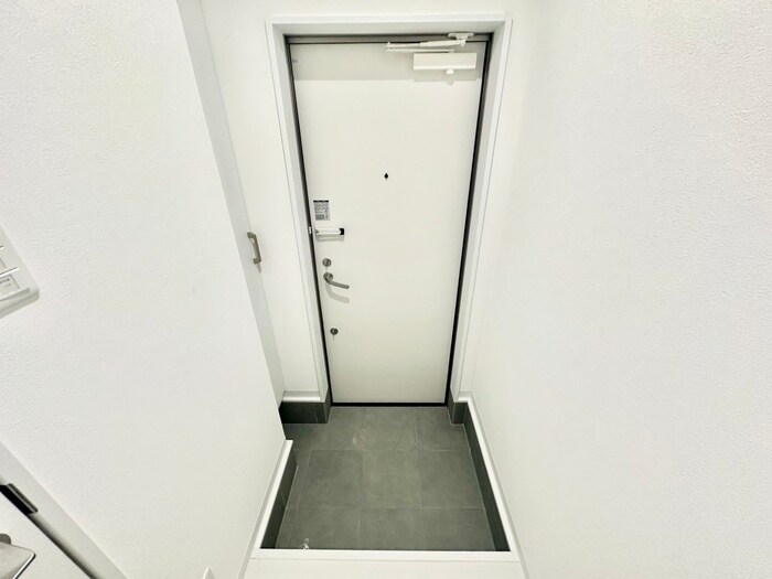 物件内観写真12　(玄関)