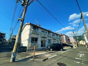ハイツポ－ション外観写真