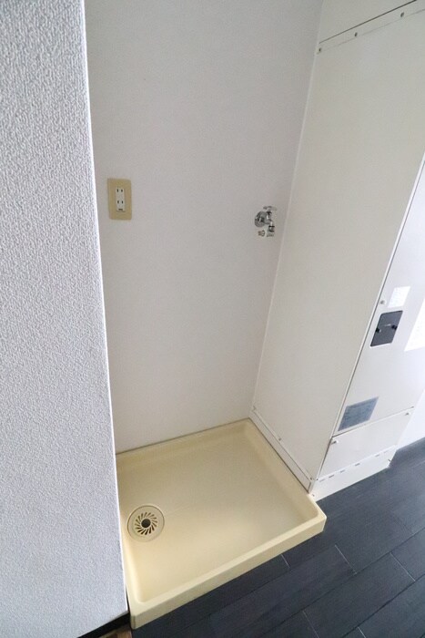 物件内観写真12　(洗濯機置場)