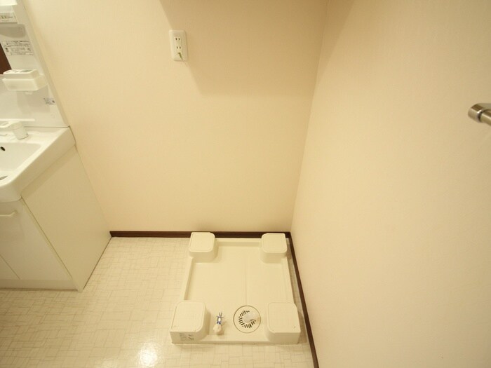 物件内観写真21　(洗濯機置場)