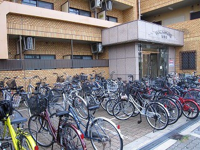 物件外観写真4　(駐輪場)
