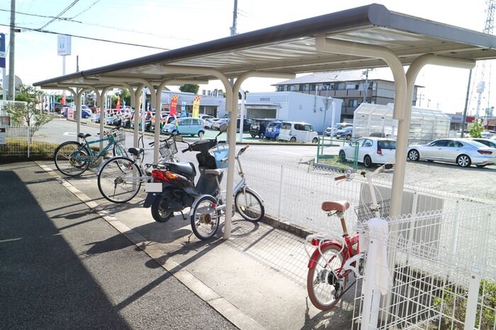 物件外観写真4　(駐輪場)