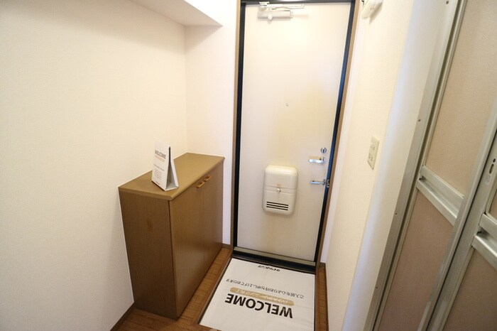 物件内観写真14　(玄関)