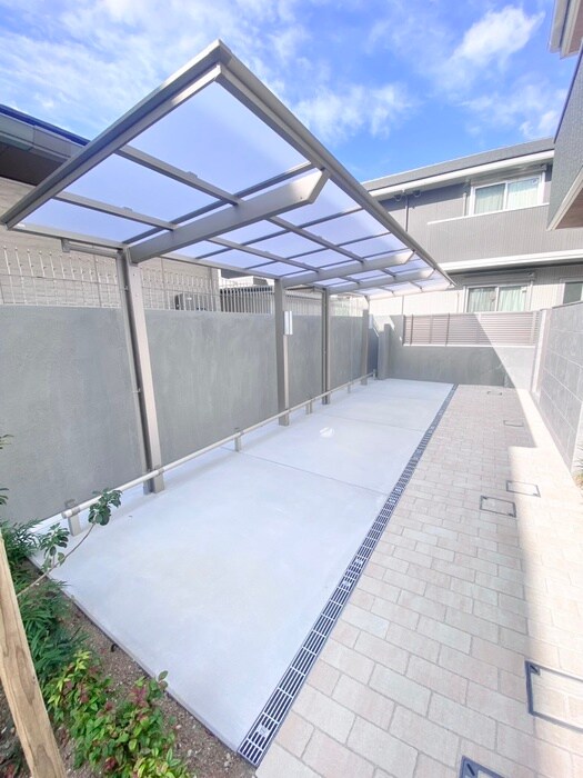 物件外観写真2　(駐輪場)