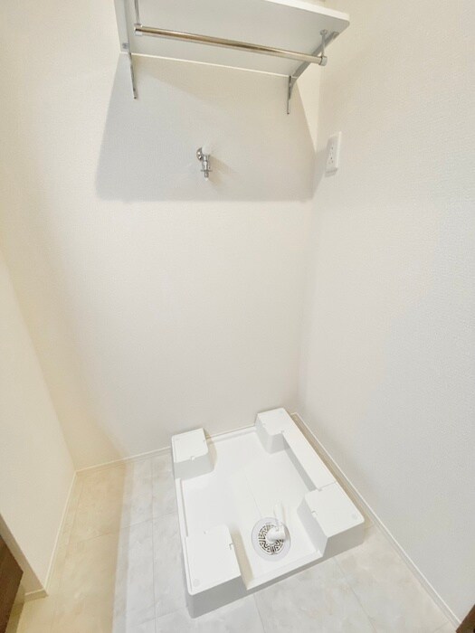 物件内観写真15　(洗濯機置場)