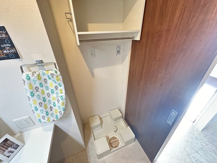 物件内観写真17　(洗濯機置場)