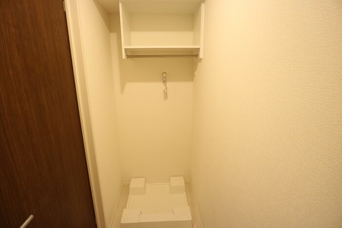 物件内観写真15　(洗濯機置場)
