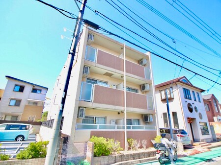 ベルメゾン西塚口外観写真