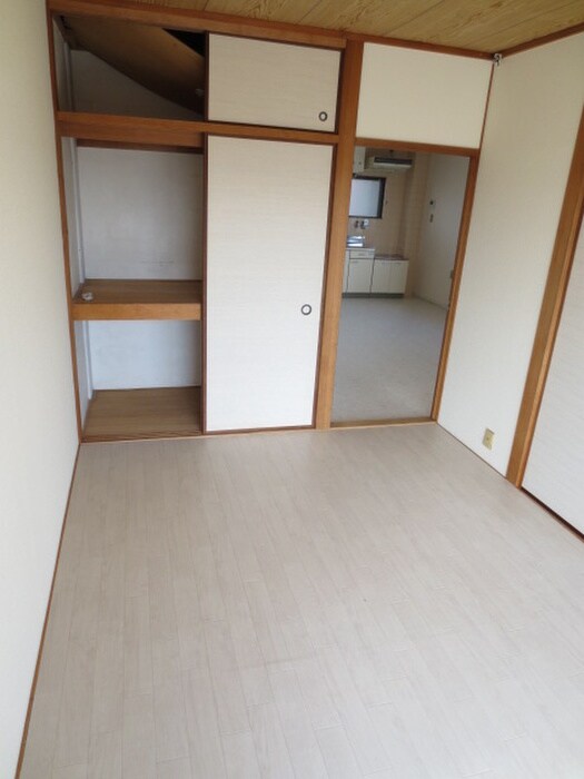 物件内観写真12　(収納)