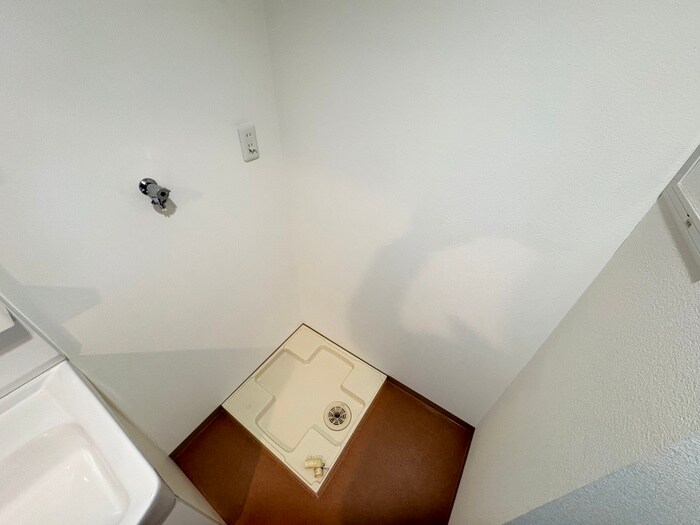 物件内観写真11　(洗濯機置場)