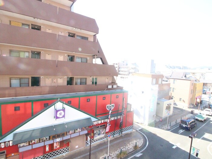 物件内観写真17　(室内からの展望)