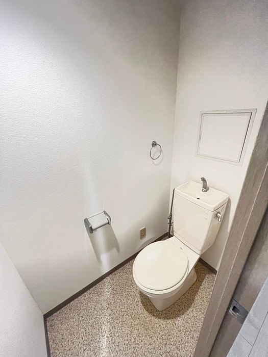 物件内観写真12　(トイレ)