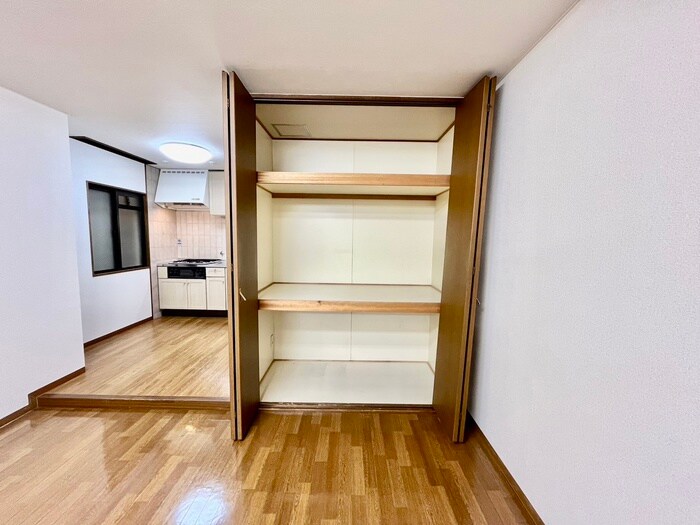 物件内観写真13　(収納)