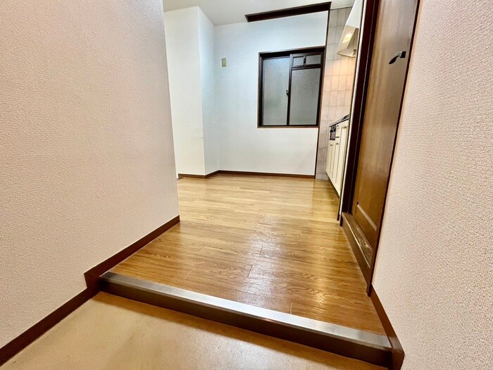 物件内観写真16　(廊下)