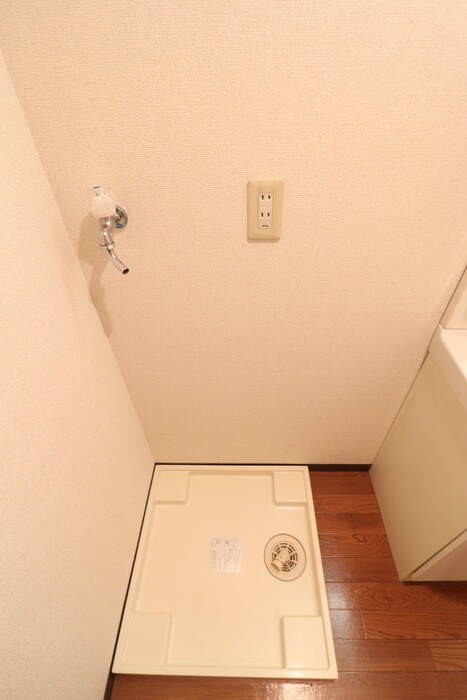 物件内観写真16　(洗濯機置場)