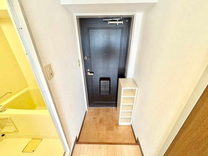 物件内観写真8　(玄関)