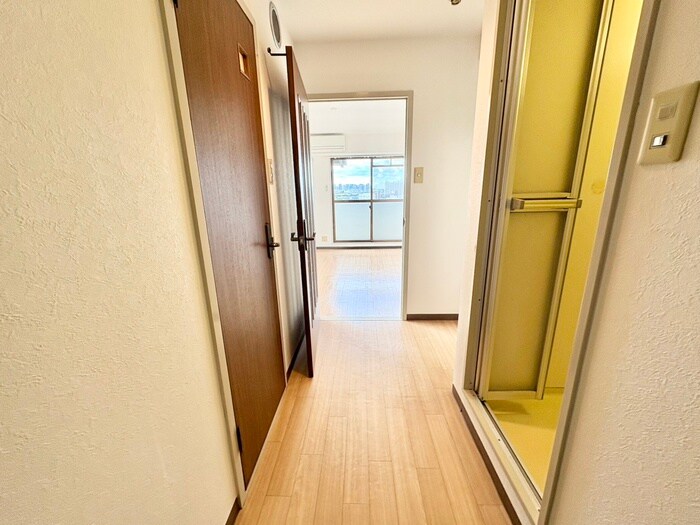 物件内観写真10　(廊下)