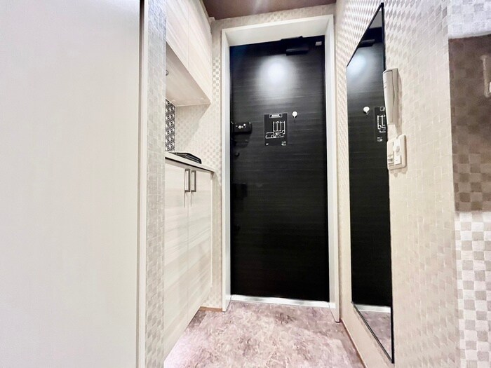 物件内観写真13　(玄関)