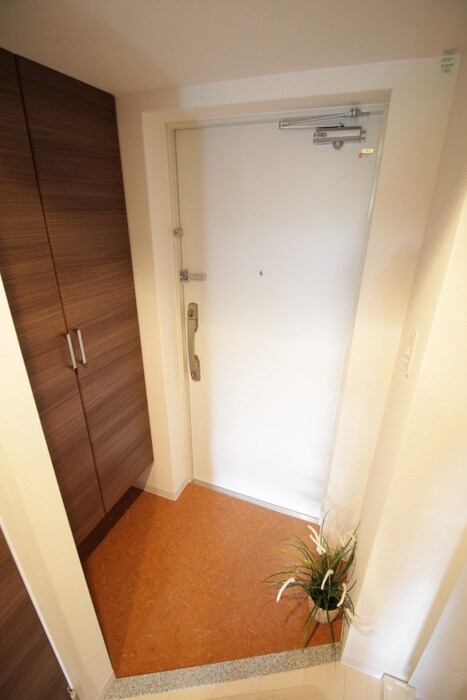 物件内観写真7　(玄関)