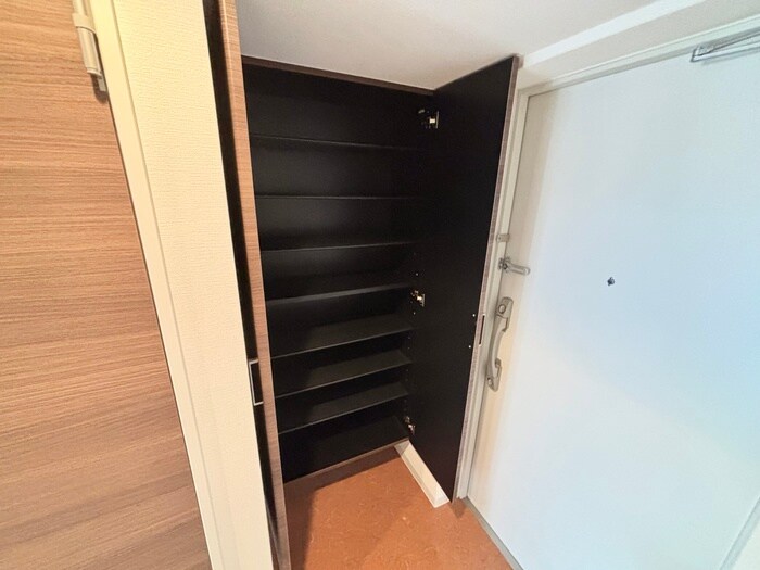 物件内観写真8　(靴箱)