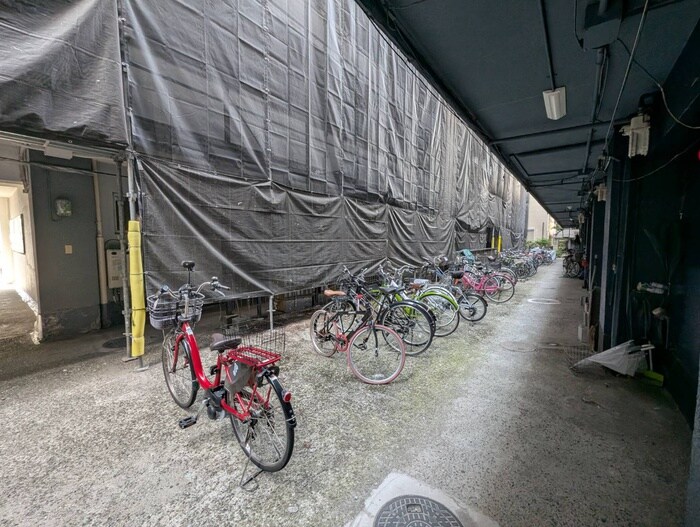 物件外観写真2　(駐輪場)