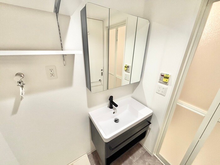 物件内観写真9　(洗面)
