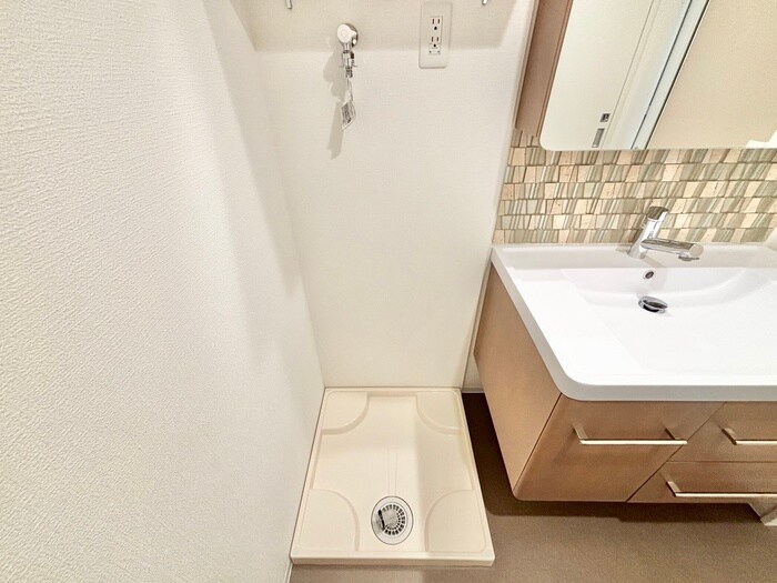 物件内観写真16　(洗濯機置場)