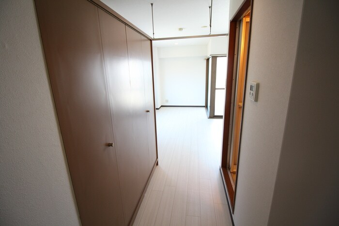 物件内観写真13　(廊下)