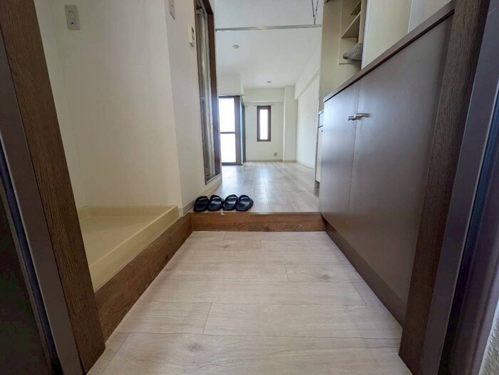 物件内観写真16　(玄関)