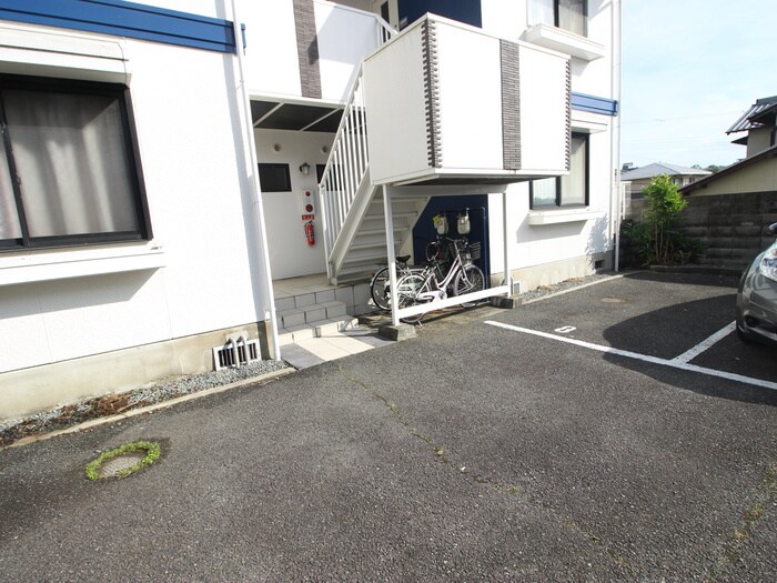 物件外観写真4　(エントランス部分)