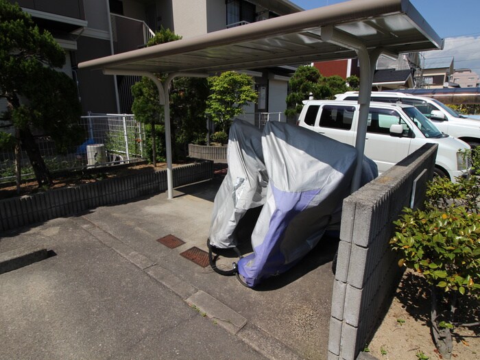 物件外観写真5　(駐輪場)