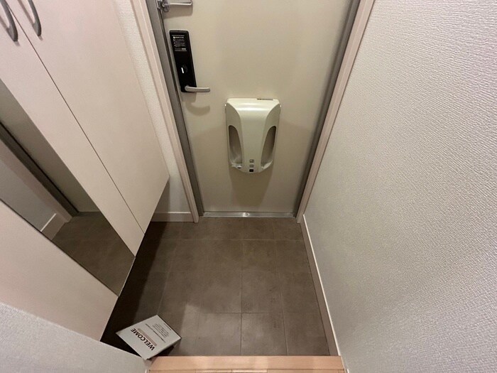 物件内観写真15　(玄関)