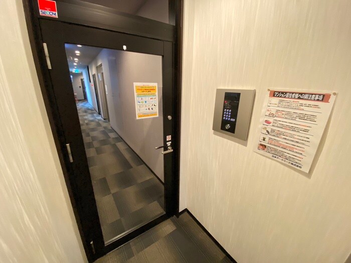 物件外観写真3　(エントランス部分)