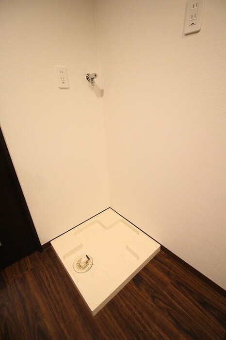 物件内観写真15　(洗濯機置場)