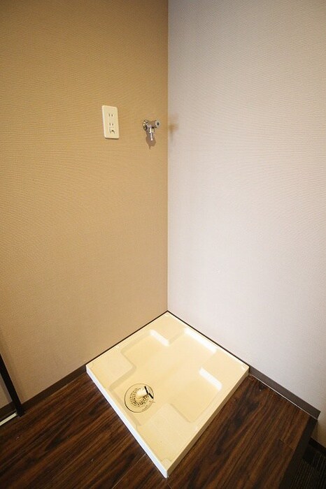 物件内観写真15　(洗濯機置場)