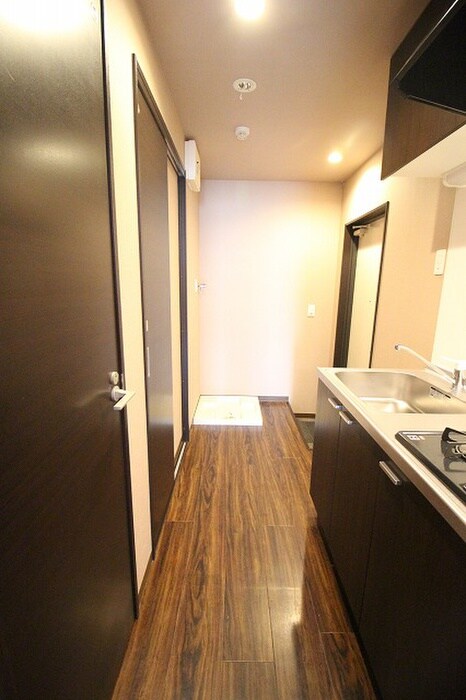 物件内観写真19　(廊下)