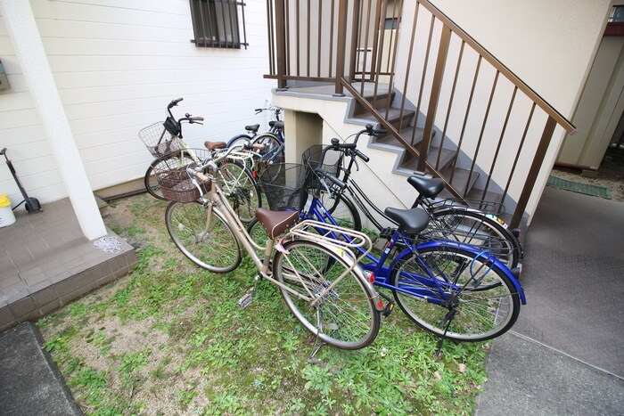 物件外観写真5　(駐輪場)